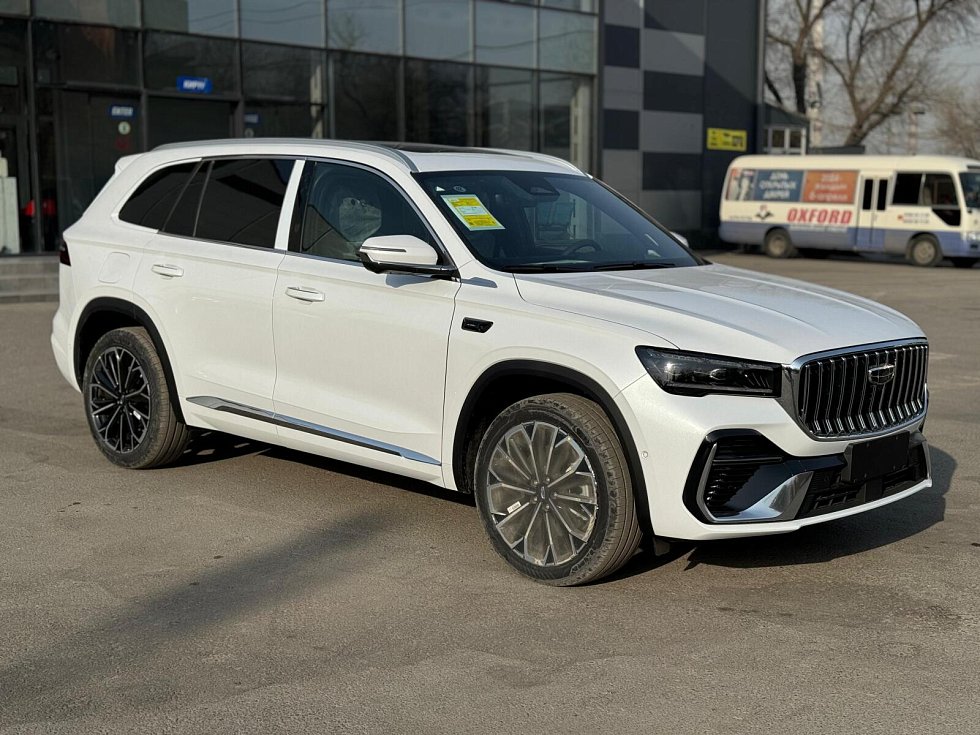 Geely Monjaro Люкс, белый