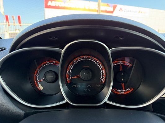 Lada (ВАЗ) Vesta Luxe Multimedia, 2019 года, пробег 149000 км
