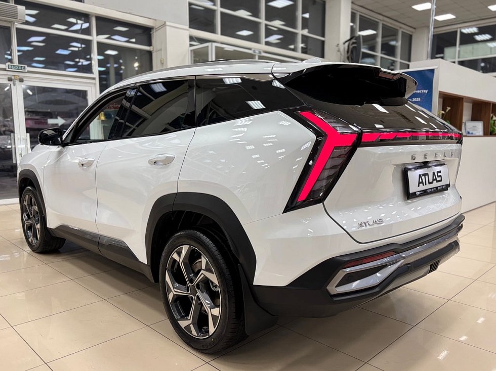 Geely Atlas Luxury, белый