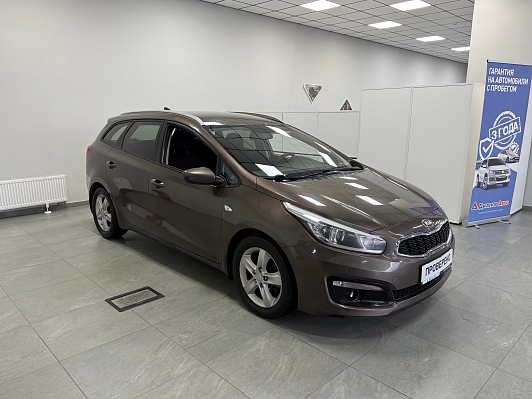 Kia Ceed Luxe, 2018 года, пробег 138133 км