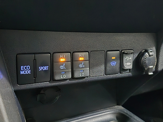 Toyota RAV4, 2017 года, пробег 122842 км