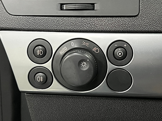 Opel Astra, 2012 года, пробег 190000 км