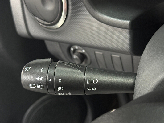 Renault Sandero Stepway Drive, 2019 года, пробег 102000 км