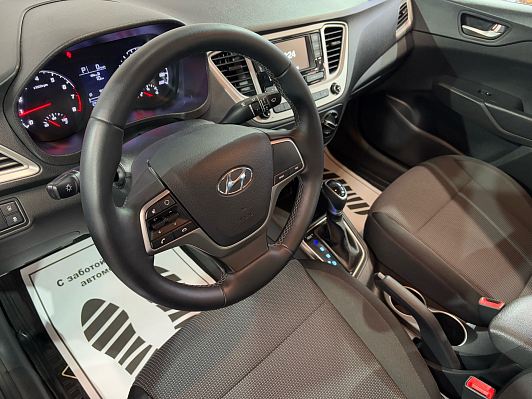 Hyundai Solaris Специальная Серия "10 лет" + Comfort, 2021 года, пробег 64726 км