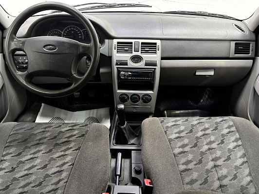 Lada (ВАЗ) Priora, 2010 года, пробег 235982 км