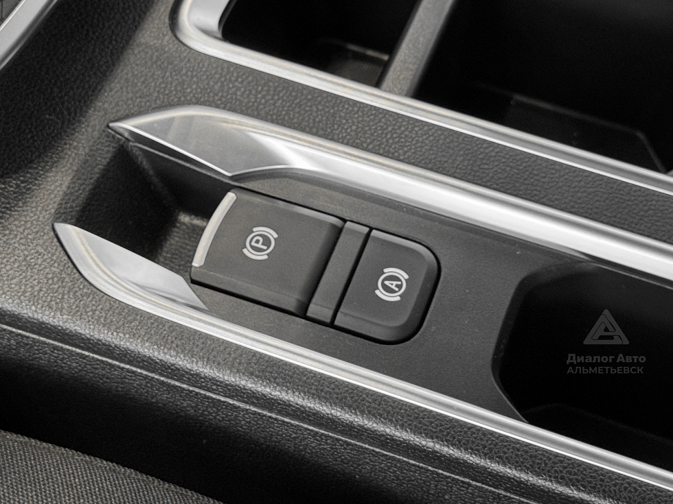 Haval M6 Family, серебряный