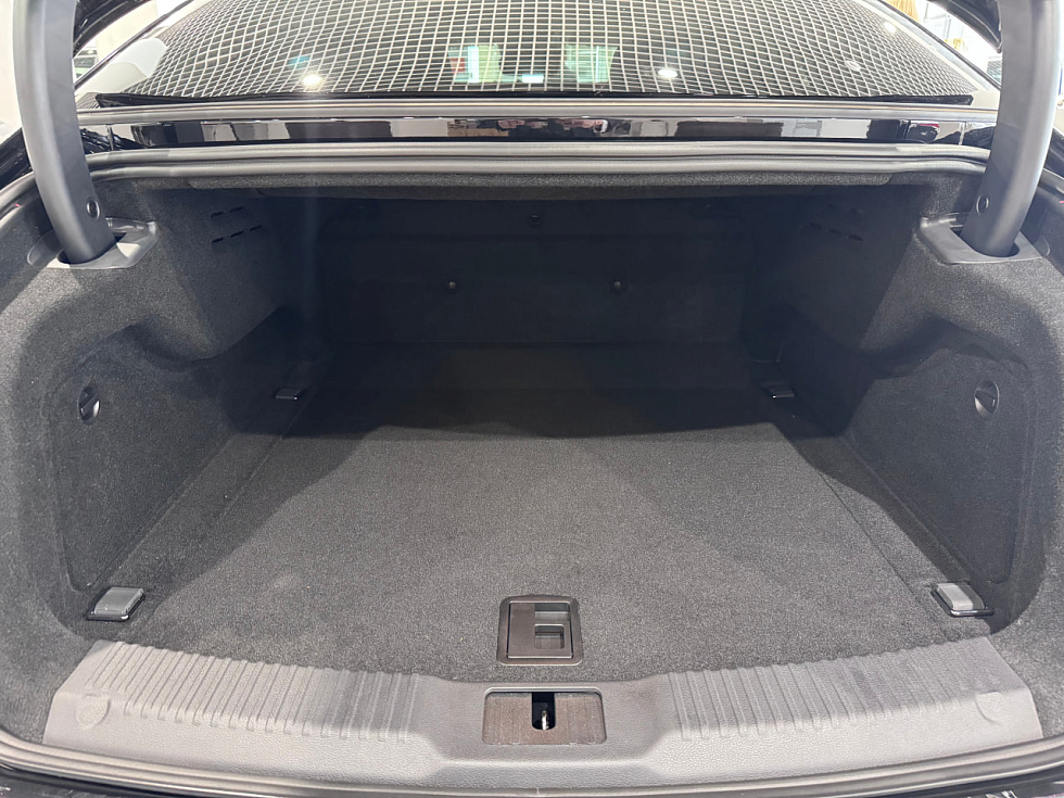 Hongqi H9 Deluxe, черный