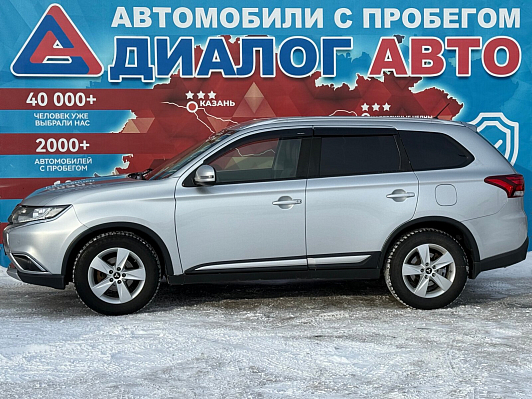 Mitsubishi Outlander Intense, 2016 года, пробег 210921 км