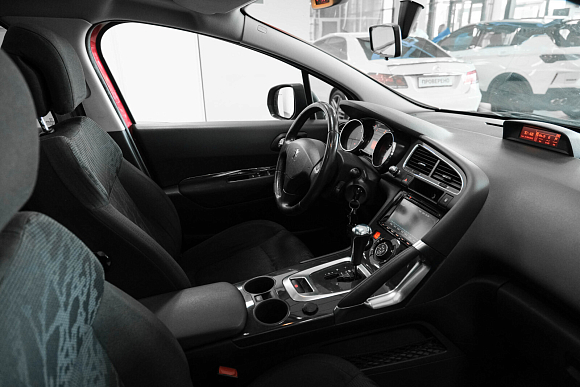 Peugeot 3008, 2012 года, пробег 255000 км
