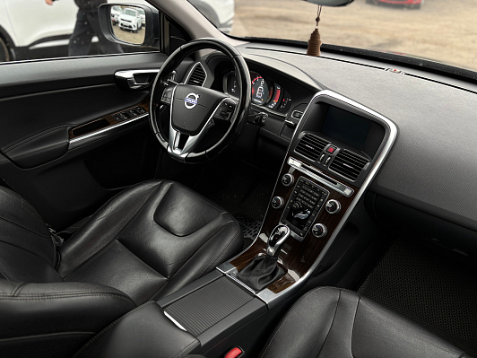 Volvo XC60 Summum, 2015 года, пробег 187400 км