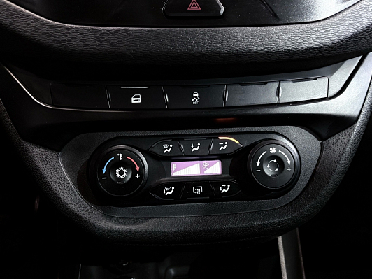 Lada (ВАЗ) Vesta Comfort, 2020 года, пробег 124000 км