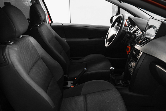 Peugeot 207, 2010 года, пробег 189000 км