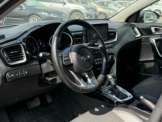 Kia Ceed Luxe, 2018 года, пробег 131153 км