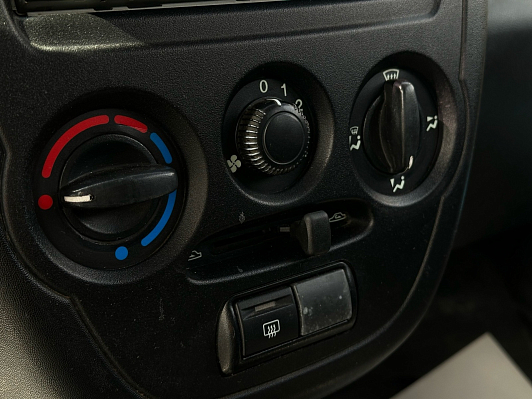 Lada (ВАЗ) Granta, 2013 года, пробег 221000 км