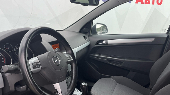 Opel Astra, 2010 года, пробег 186000 км