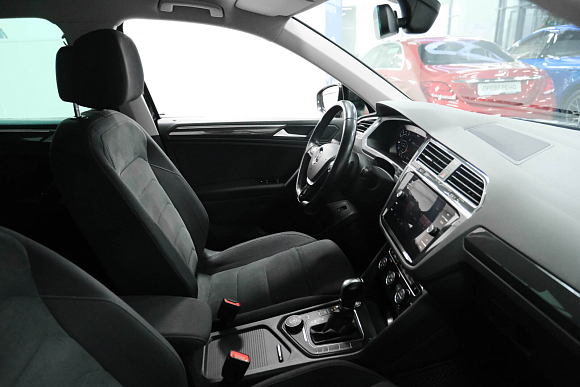 Volkswagen Tiguan Highline, 2018 года, пробег 251323 км