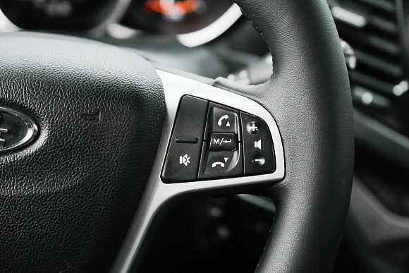 Lada (ВАЗ) Vesta Luxe Multimedia (2019-2021), 2018 года, пробег 144454 км