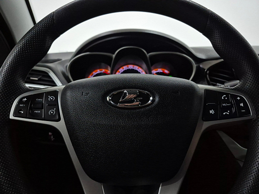 Lada (ВАЗ) Vesta Luxe Prestige, 2019 года, пробег 84533 км