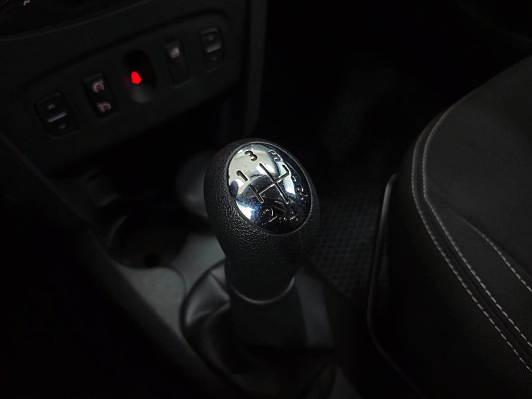 Renault Logan Privilege, 2015 года, пробег 132083 км