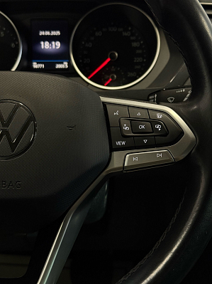 Volkswagen Tiguan Respect, 2021 года, пробег 98600 км