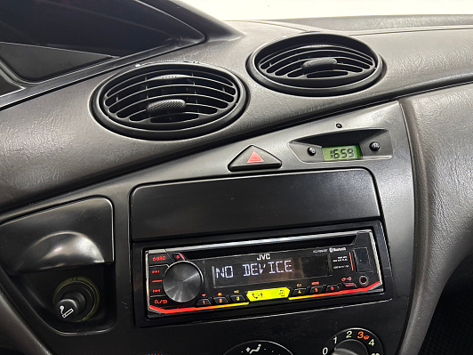 Ford Focus, 2004 года, пробег 302660 км