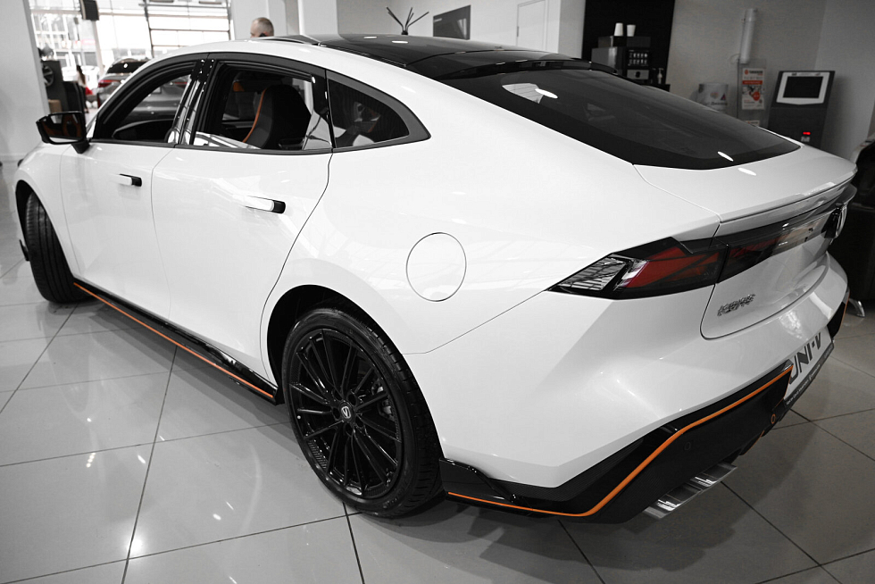 Changan UNI-V Tech, белый