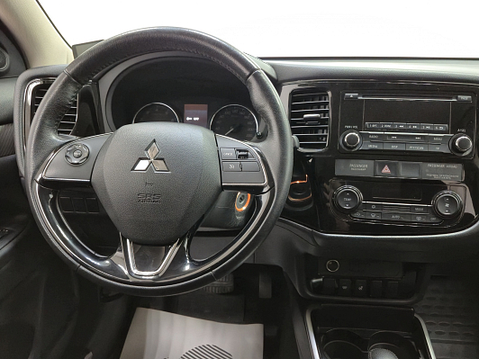 Mitsubishi Outlander Invite, 2018 года, пробег 64489 км