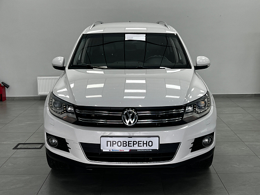Volkswagen Tiguan Avenue, 2012 года, пробег 305872 км