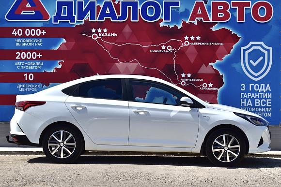 Hyundai Solaris Специальная Серия "10 лет", 2021 года, пробег 29000 км