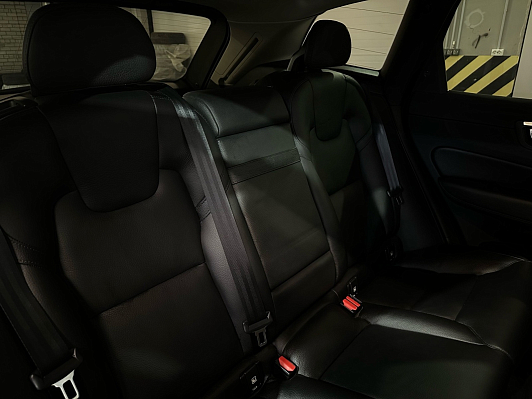 Volvo XC60 Inscription, 2018 года, пробег 52500 км