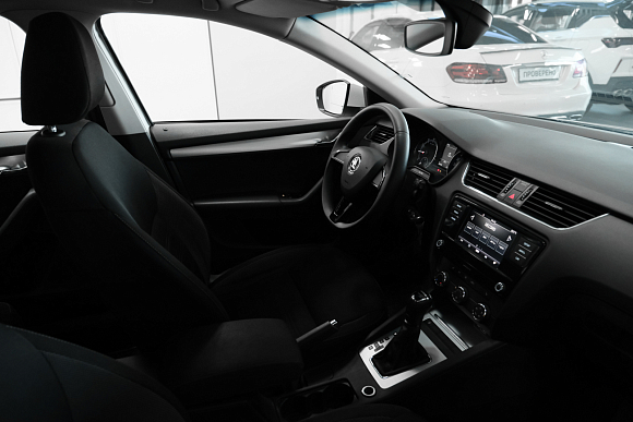 Skoda Octavia, 2018 года, пробег 200535 км