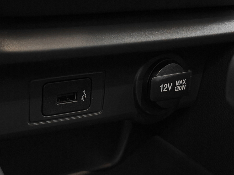 Changan Alsvin Luxe, красный