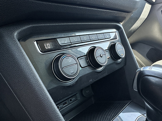 Volkswagen Tiguan Highline, 2019 года, пробег 90406 км