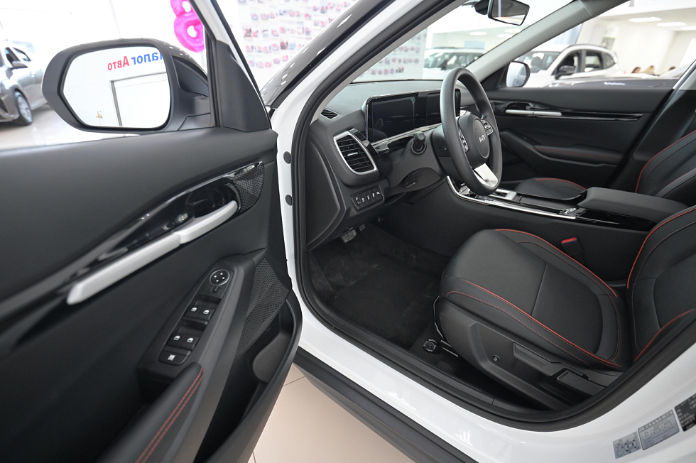 Kia Seltos Deluxe Edition, белый