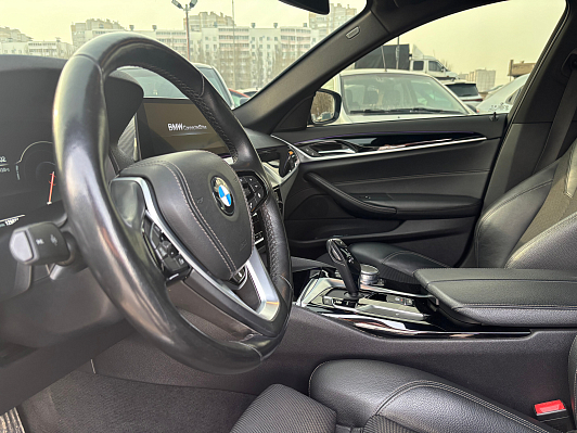 BMW 5 серии, 2018 года, пробег 129871 км