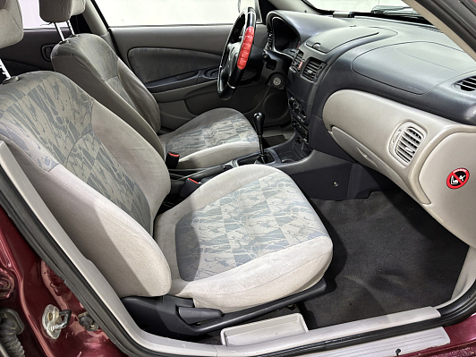Nissan Almera, 2001 года, пробег 325000 км