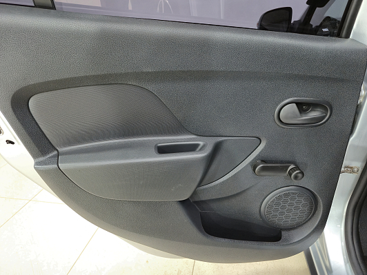 Renault Logan Stepway Life, 2020 года, пробег 43500 км