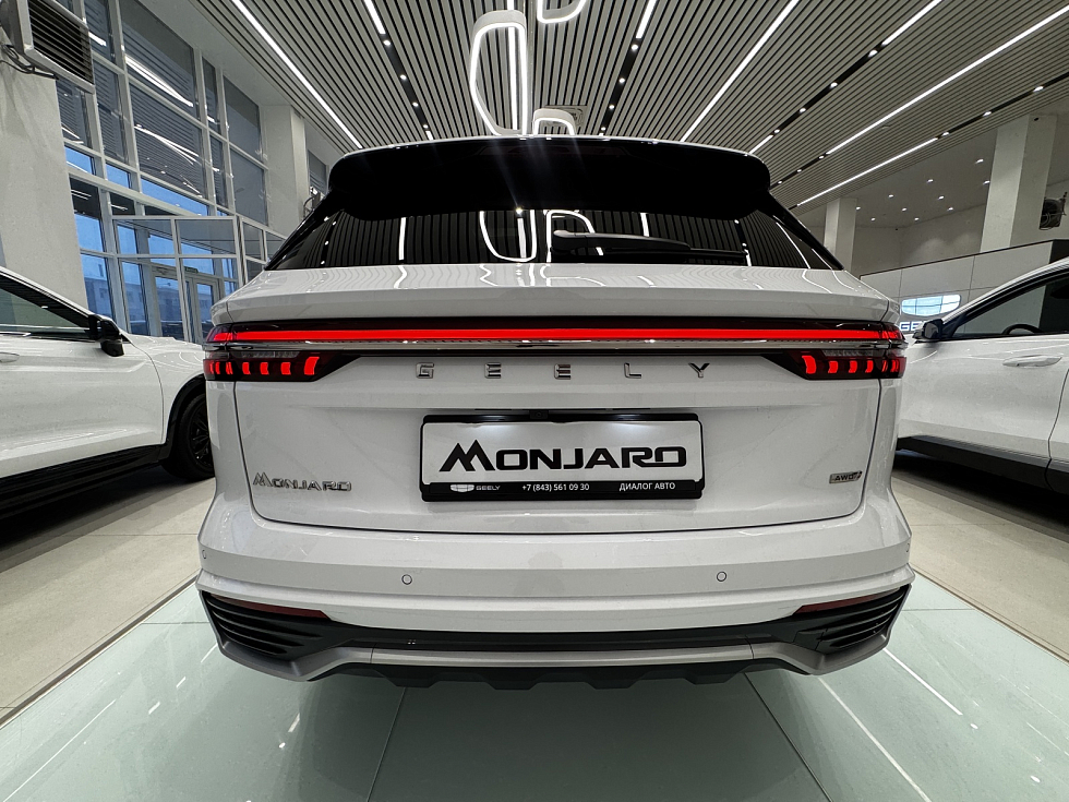 Geely Monjaro Flagship SE, белый