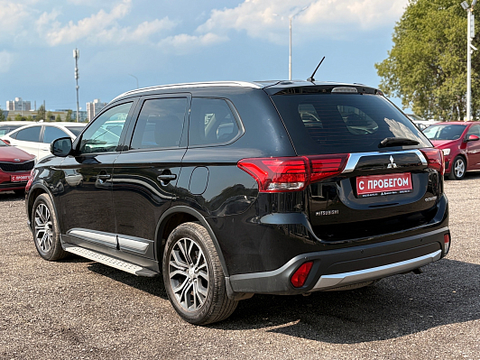 Mitsubishi Outlander Intense+, 2015 года, пробег 141200 км