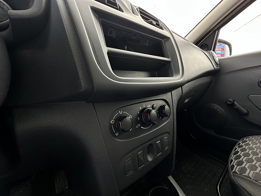 Renault Logan Access, 2019 года, пробег 78500 км