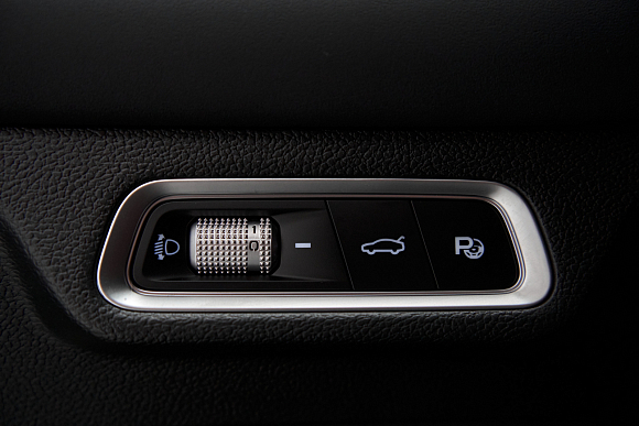 Geely Coolray Flagship, серый