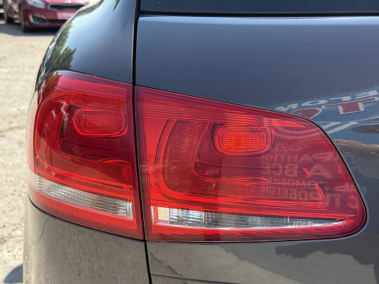 Volkswagen Touareg, 2011 года, пробег 195000 км