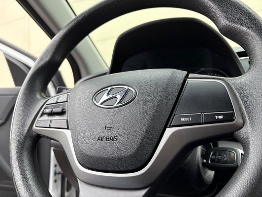 Hyundai Avante, 2018 года, пробег 128000 км