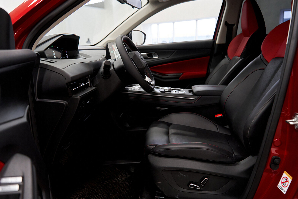 Changan UNI-S (CS55 Plus) Luxe, красный
