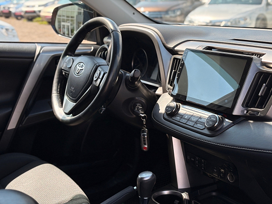 Toyota RAV4, 2017 года, пробег 191282 км