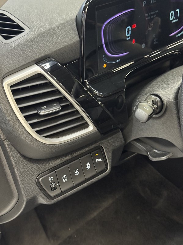 Kia Seltos Premium Edition, белый