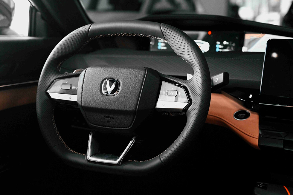 Changan UNI-V Tech, серый