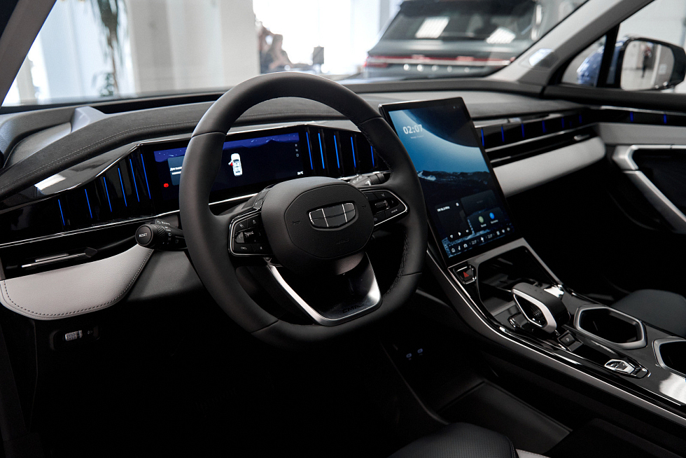 Geely Atlas Спорт, голубой