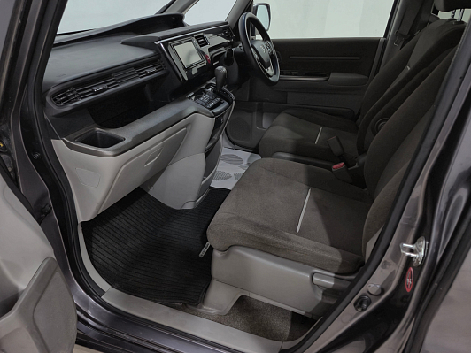 Honda Stepwgn, 2015 года, пробег 154637 км