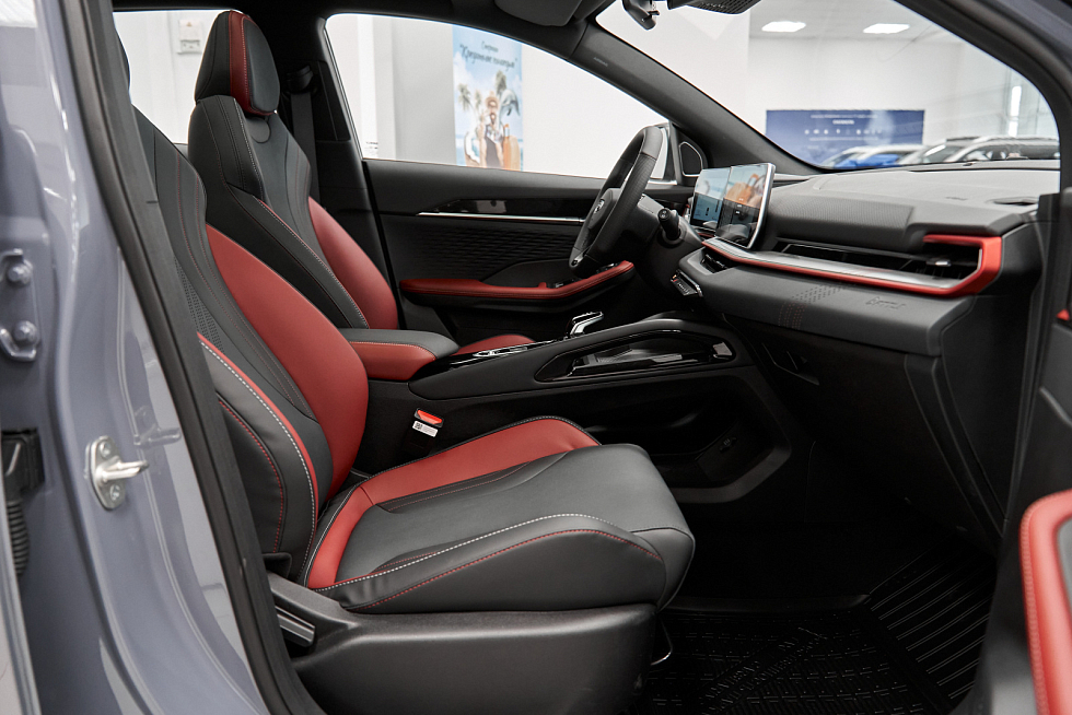 Geely Coolray Exclusive, серый